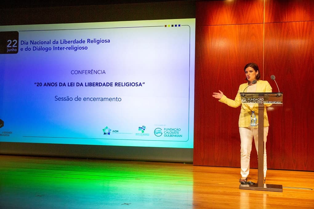 Ministra de Estado e da Presidência, Mariana Vieira da Silva, na sessão de encerramento da conferência que assinalou os 20 anos da Lei da Liberdade Religiosa em Portugal, Lisboa, 22 junho 2021 (Foto: João Bica)