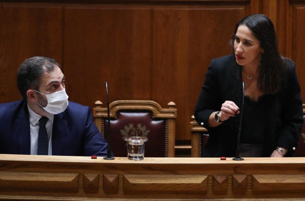 Secretária de Estado da Habitação, Marina Gonçalves, no debate sobre políticas de habitação, Assembleia da República, 4 dezembro 2020 (Foto: André Kosters/Lusa)