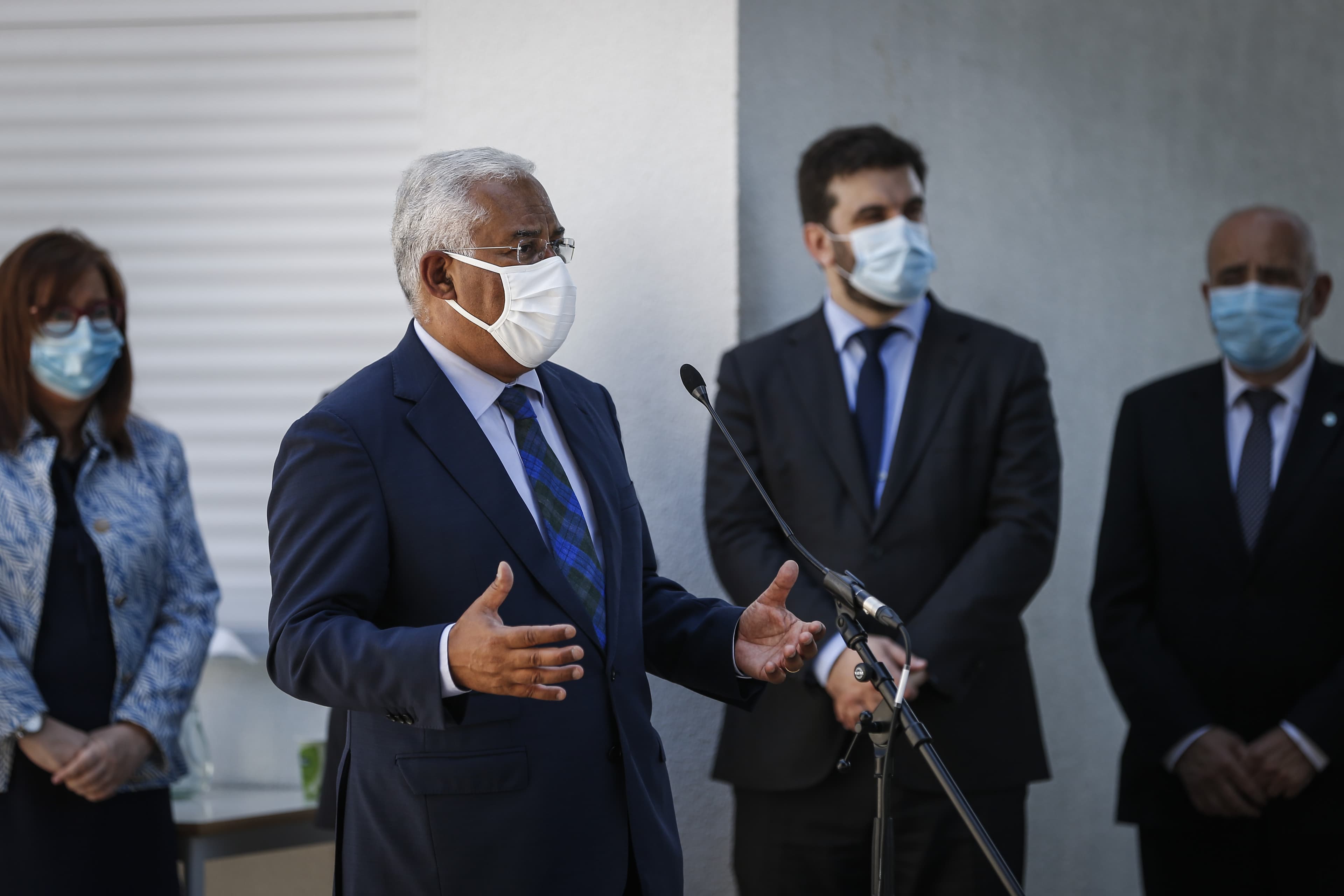 Primeiro-Ministro António Costa na assinatura de um protocolo entre o Governo e a Associação Nacional de Municípios Portugueses para a remoção de amianto em edifícios escolares, Odivelas, 23 junho 2020 (Foto: Rodrigo Antunes/Lusa)
