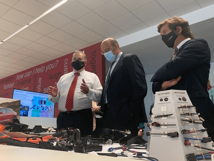 Ministro de Estado, da Economia e da Transição Digital, Pedro Siza Vieira, visita Centro Técnico da empresa da indústria automóvel Yazaki, Ovar, 12 outubro 2021