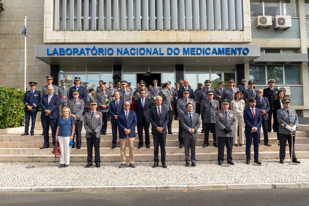 Membros do Governo após a inauguração do Laboratório Nacional do Medicamento, Lisboa, 15 outubro 2021 (Foto: João Bica)