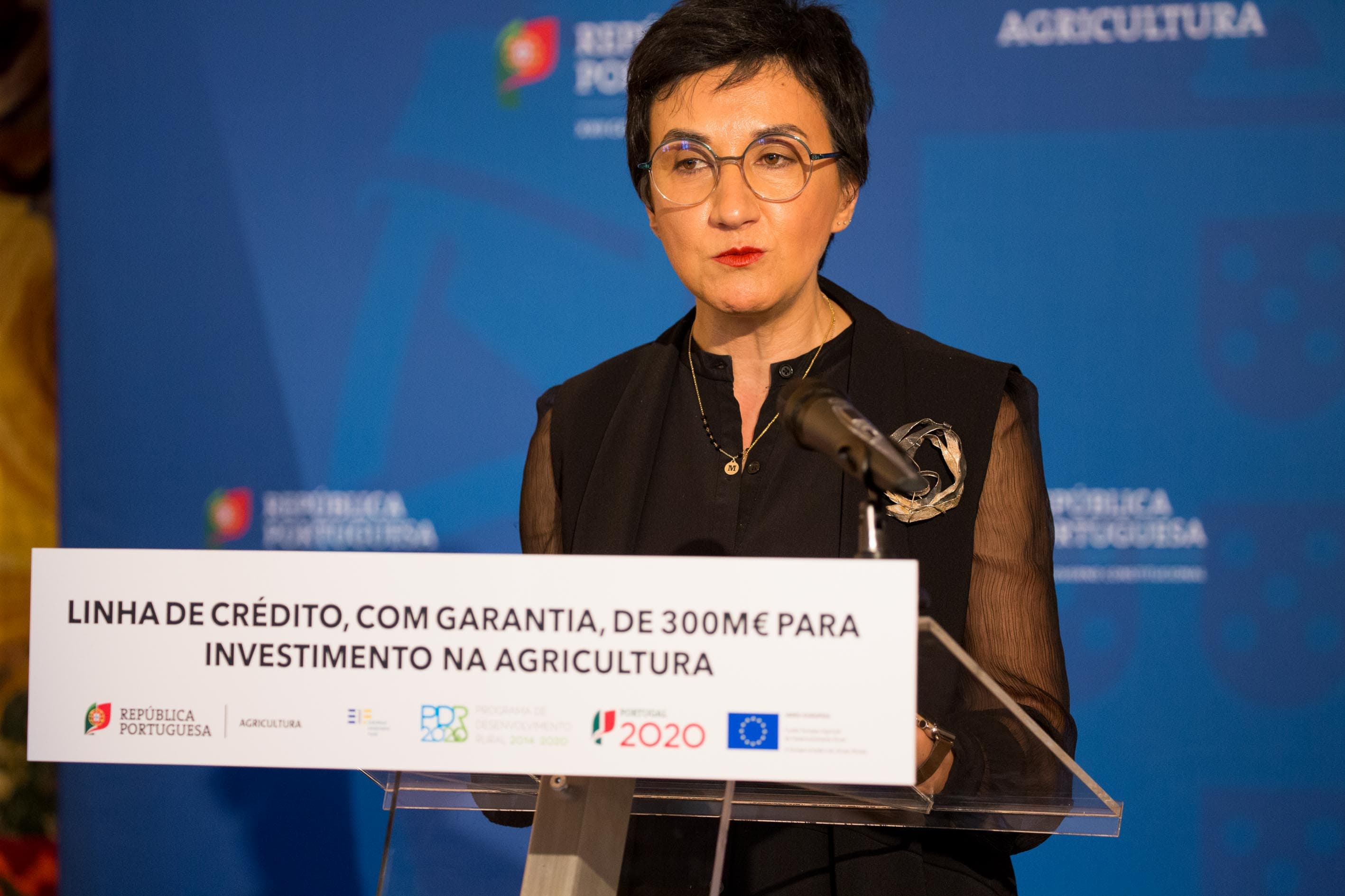 Ministra da Agricultura, Maria do Céu Albuquerque, na assinatura da linha de crédito de 300 milhões de euros para a agricultura com o Banco Europeu de Investimento, Lisboa, 10 março 2020 (Foto: João Bica)