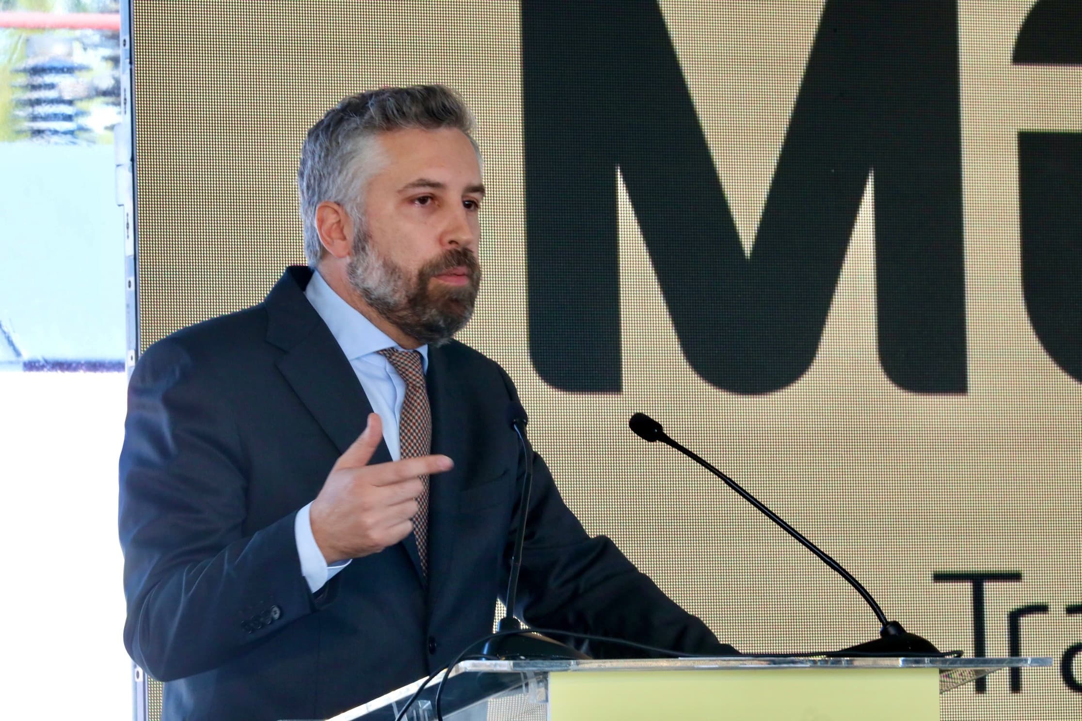 Ministro das Infraestruturas e da Habitação, Pedro Nuno Santos, na cerimónia de assinatura de contrato entre a Medway, a Stadler e a Tratavagonka, Lisboa, 19 novembro 2021 (Foto: João Bica)
