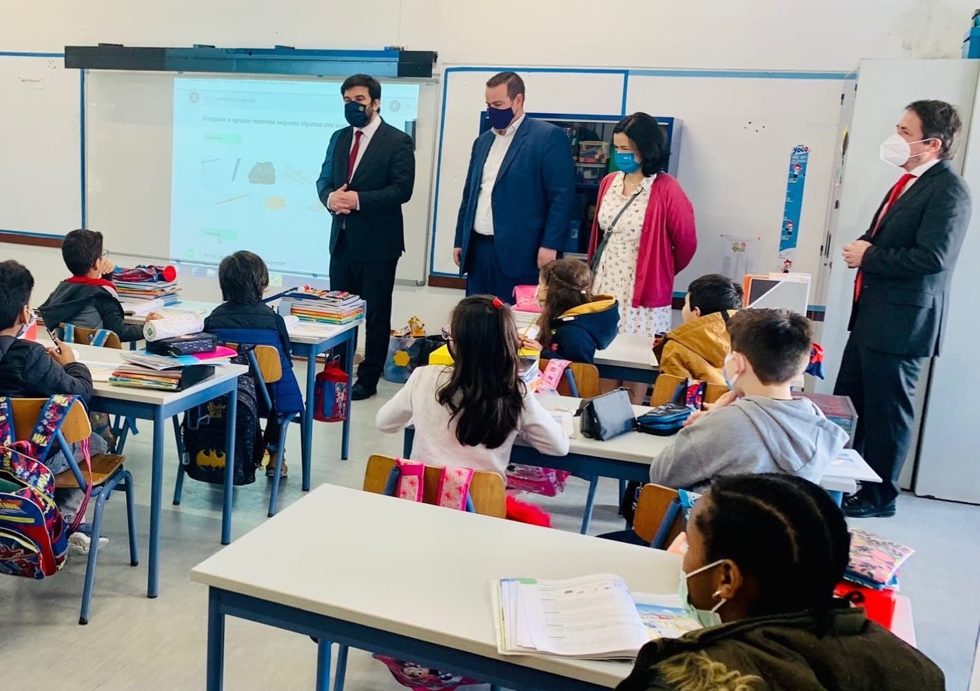 Ministro da Educação, Tiago Brandão Rodrigues, e Secretários de Estado Inês Ramires e Diogo Serras Lopes na visita à Escola Básica/Jardim de Infância Telha Nova, Barreiro, 16 março 2021