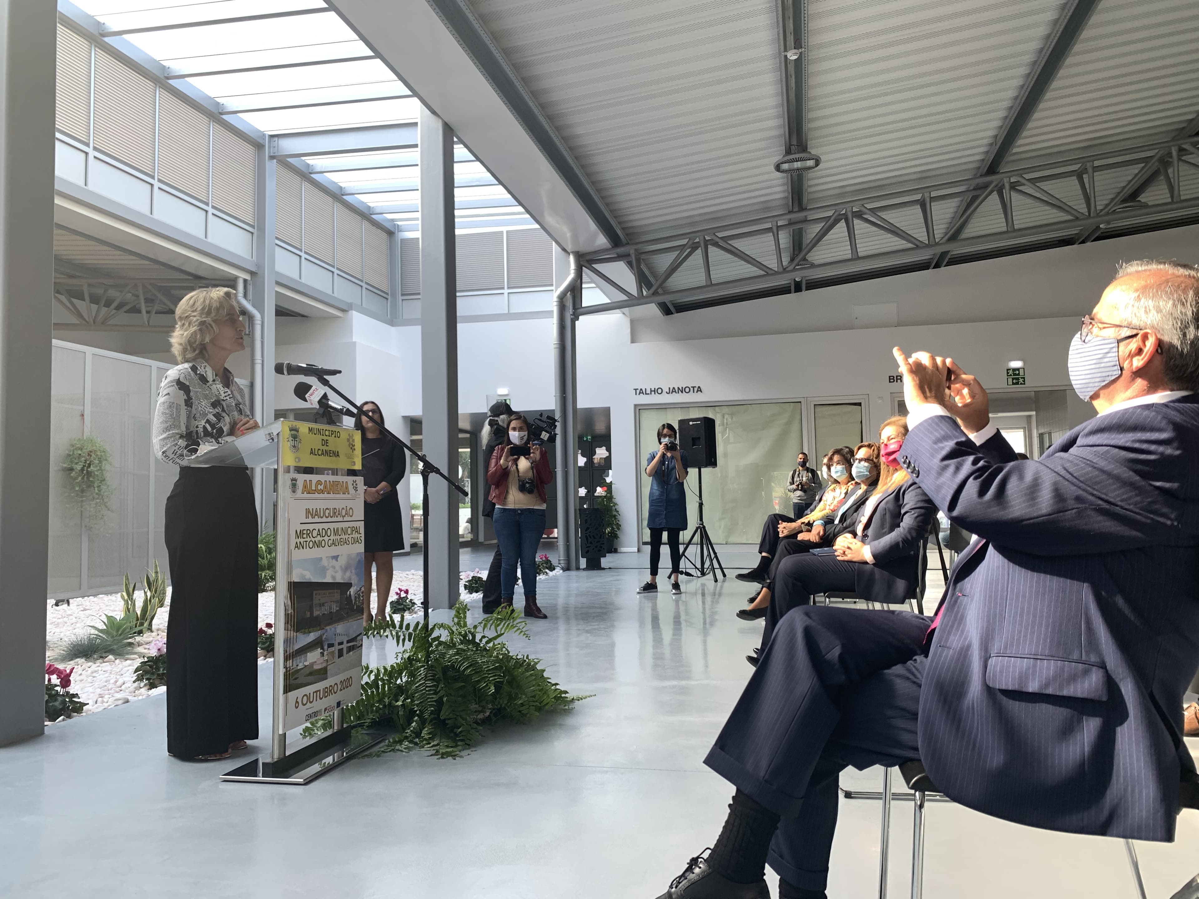 Inauguração do mercado municipal de Alcanena com a presença da Ministra da Coesão Territorial, Ana Abrunhosa, e do Secretário de Estado Adjunto e do Desenvolvimento Regional, Carlos Miguel, 6 outubro 2020