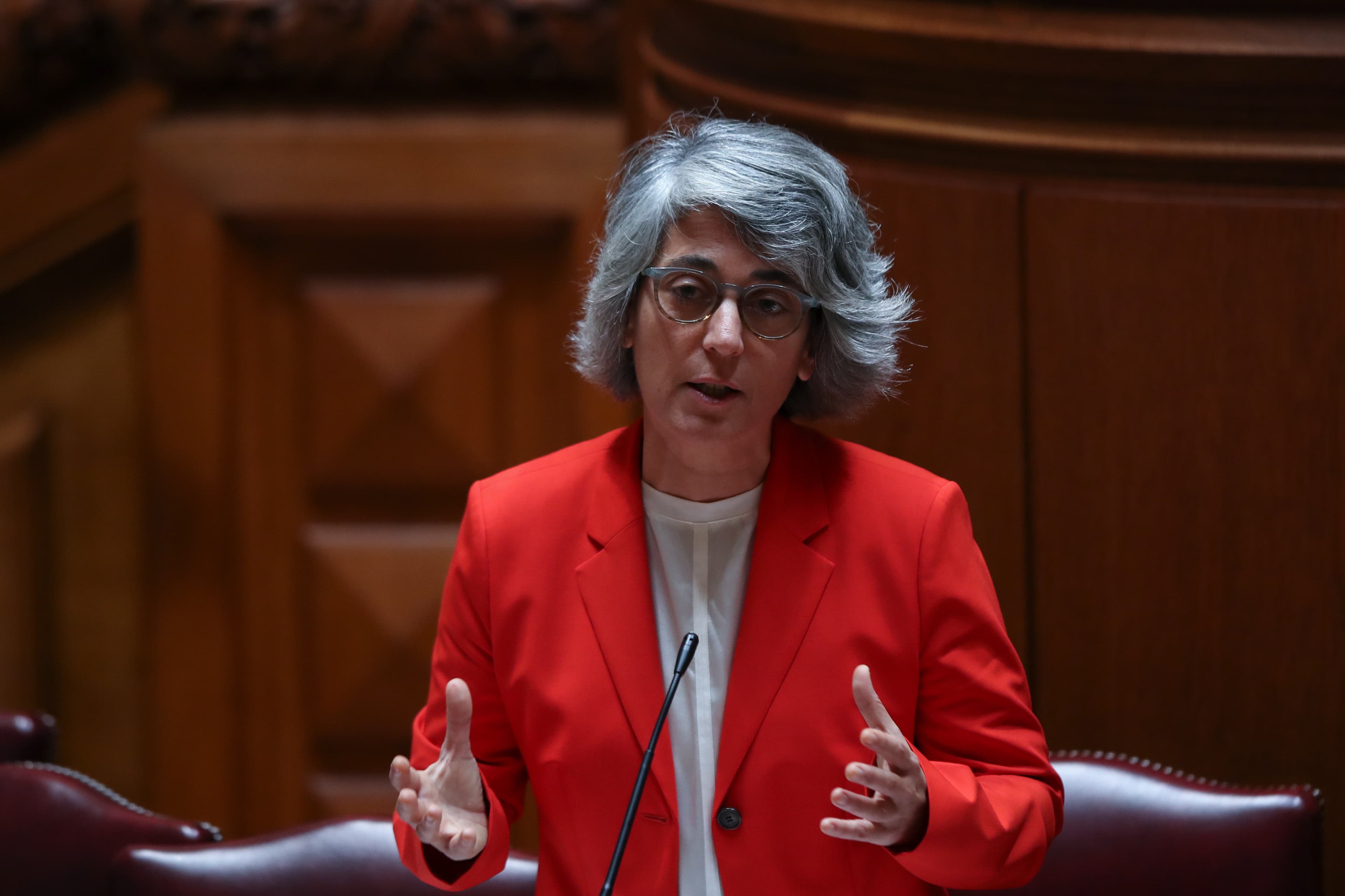 Ministra da Cultura, Graça Fonseca, no debate sobre o apoio às artes na Assembleia da República, Lisboa, 29 novembro 2019 (Foto: Manuel de Almeida/Lusa)