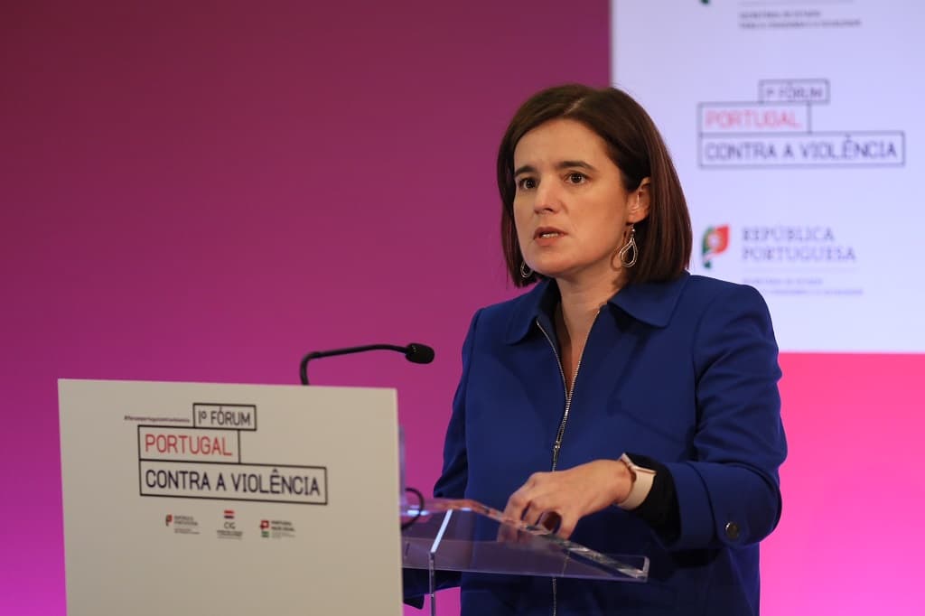 Ministro de Estado e da Presidência, Mariana Vieira da Silva, na abertura do I Forum Portugal Contra a Violência, Lisboa, 17 novembro 2021 (Foto: João Bica)