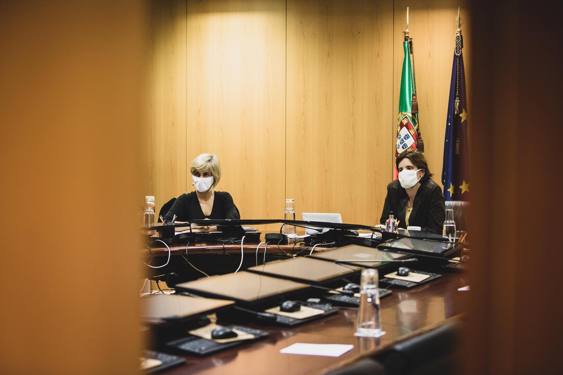 Ministra de Estado e da Presidência, Mariana Vieira da Silva, e a Ministra da Saúde, Marta Temido, durante a reunião com especialistas, Lisboa, 28 outubro 2020