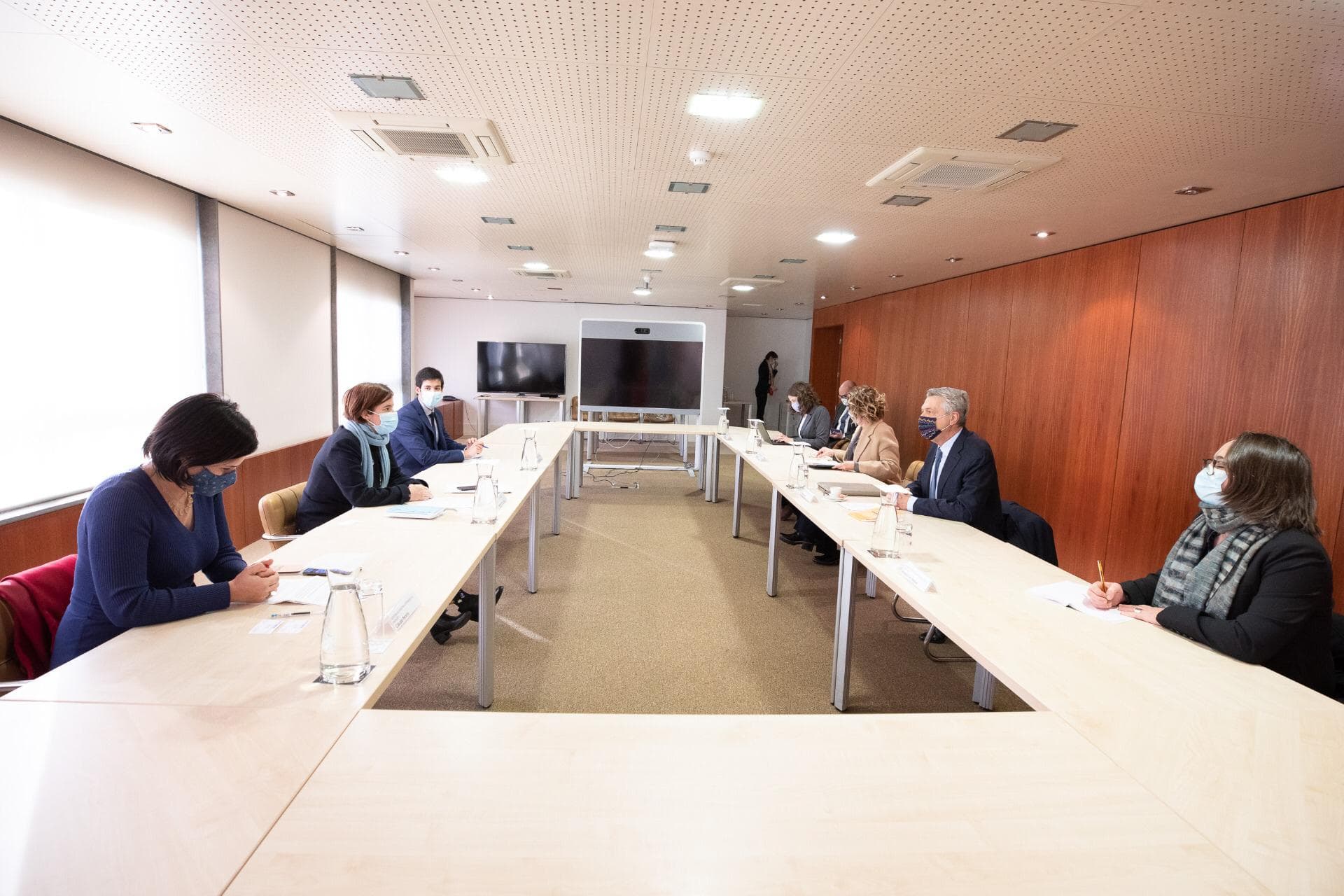 Ministra de Estado e da Presidência, Mariana Vieira da Silva, com o Alto Comissário das Nações Unidas para os Refugiados, Filippo Grandi, Lisboa, 12 janeiro 2021 (foto: João Bica)