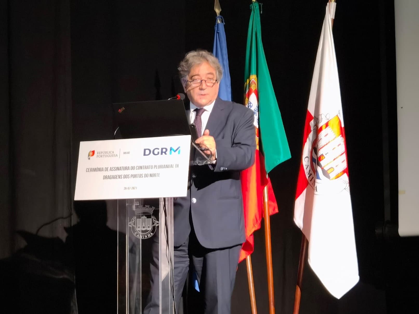 Ministro do Mar, Ricardo Serrão Santos, na assinatura do contrato plurianual de dragagens dos Portos do Norte, Vila Praia de Ãncora, 26 julho 2021