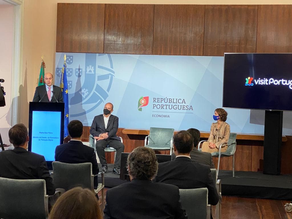 Ministro de Estado, da Economia e da Transição Digital, Pedro Siza Vieira, e Secretária de Estado do Turismo, Rita Marques, na apresentação da nova base área da EasyJet no Algarve, Lisboa, 8 outubro de 2020