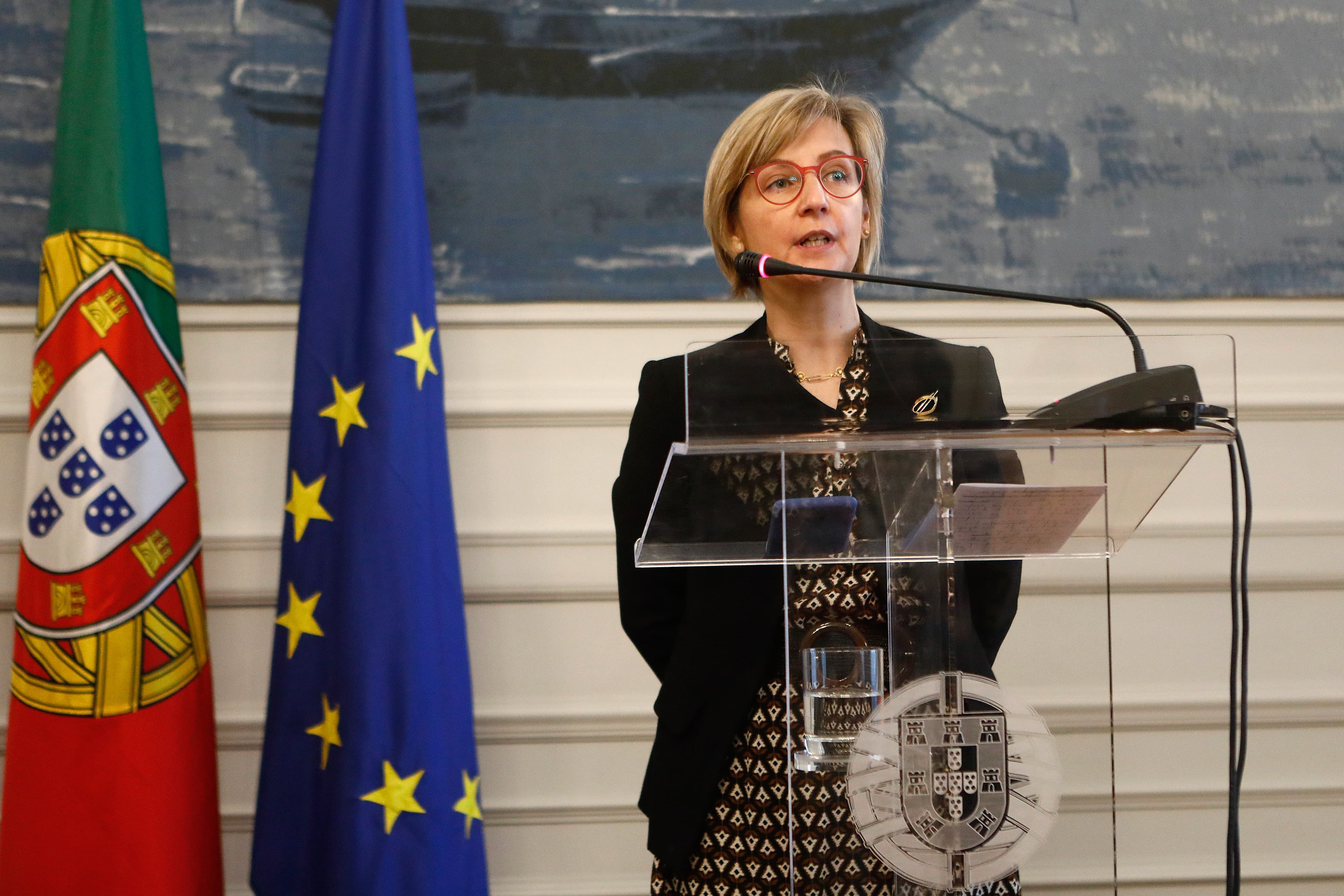 Ministra da Saúde, Marta Temido, durante a conferência de imprensa conjunta com o Ministro da Administração Interna após uma reunião de ministros da União Europeia por videoconferência, Lisboa, 16 março 2020 (Foto: António Pedro Santos/Lusa)