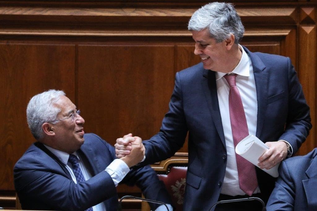 Primeiro-Ministro António Costa e Ministro de Estado e das Finanças, Mário Centeno, no encerramento do debate do Orçamento do Estado para 2020, Assembleia da República, 6 fevereiro 2020 (Foto: Miguel A. Lopes/Lusa)
