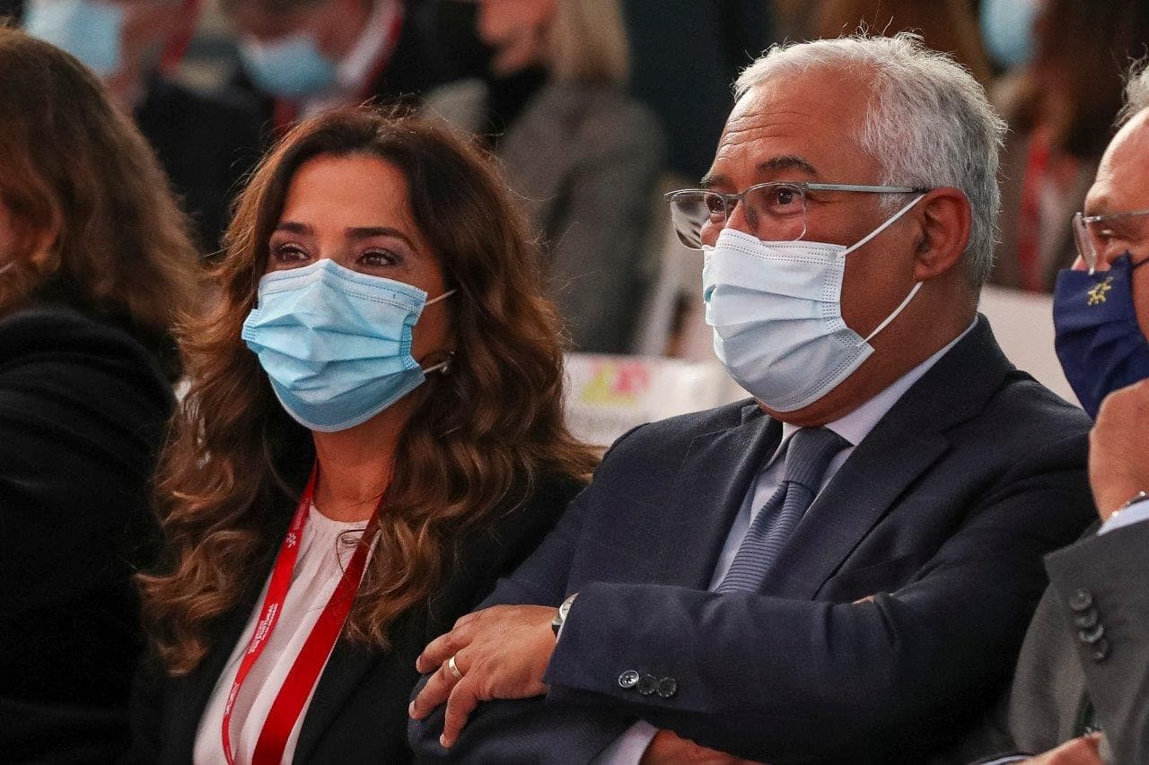 Primeiro-Ministro António Costa com a nova presidente da Associação Nacional dos Municípios Portugueses, Luísa Salgueiro, no seu XVV congresso, Aveiro, 11 dezembro 2021 (foto: Paulo Novais/Lusa)