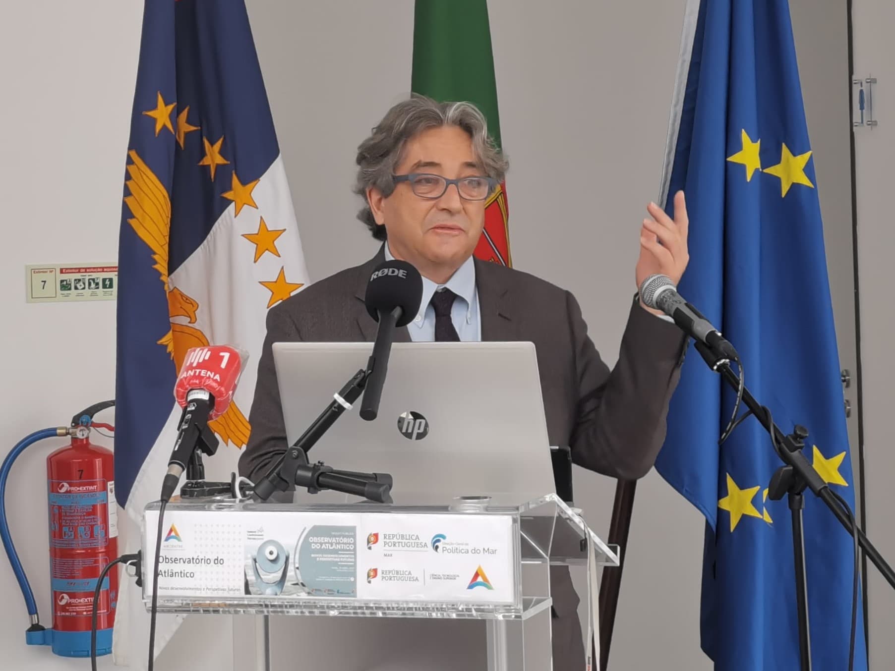 Ministro do Mar, Ricardo Serrão Santos, na assinatura do Memorando de Entendimento para a criação do «Consórcio do Observatório do Atlântico», Horta, 10 abril 2021