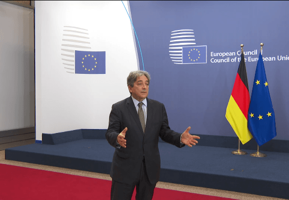 Ministro do Mar, Ricardo Serrão Santos, à saída da reunião do Conselho de Ministros da União Europeia da área das pescas, 17 dezembro 2020