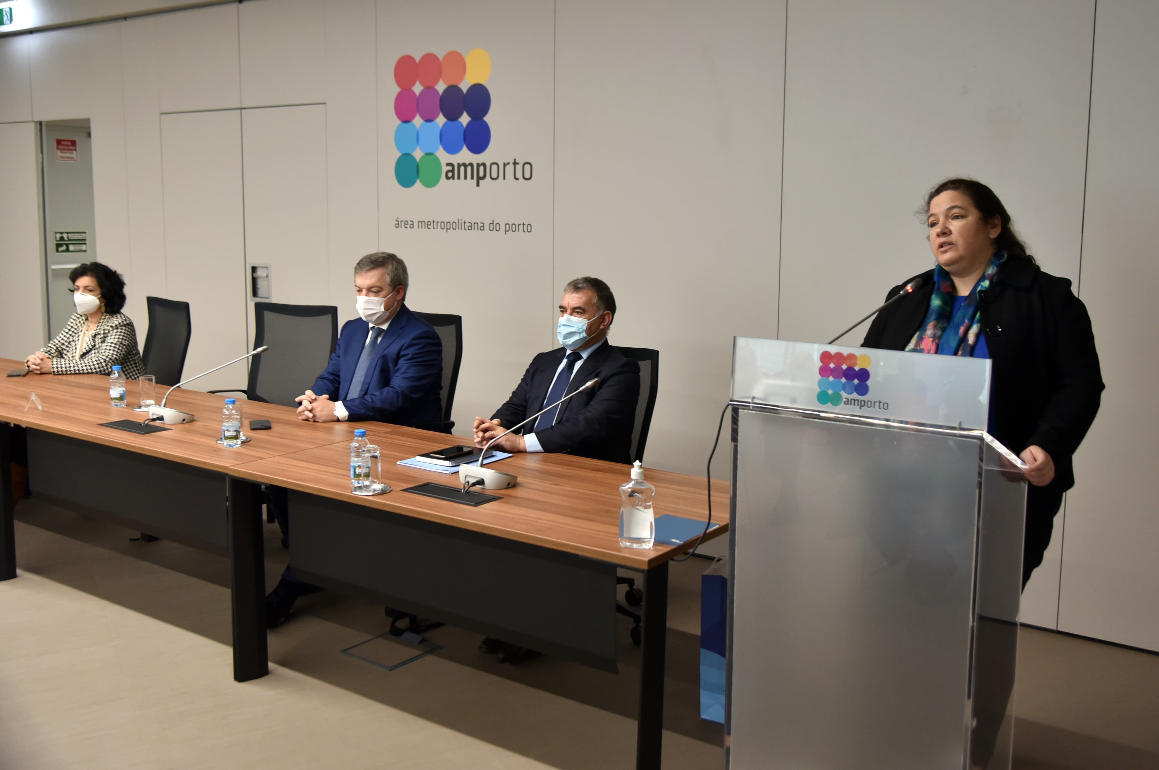 Ministra da Modernização do Estado e da Administração Pública, Alexandra Leitão, na inauguração oficial das novas instalações da Área Metropolitana do Porto, 18 dezembro 2020