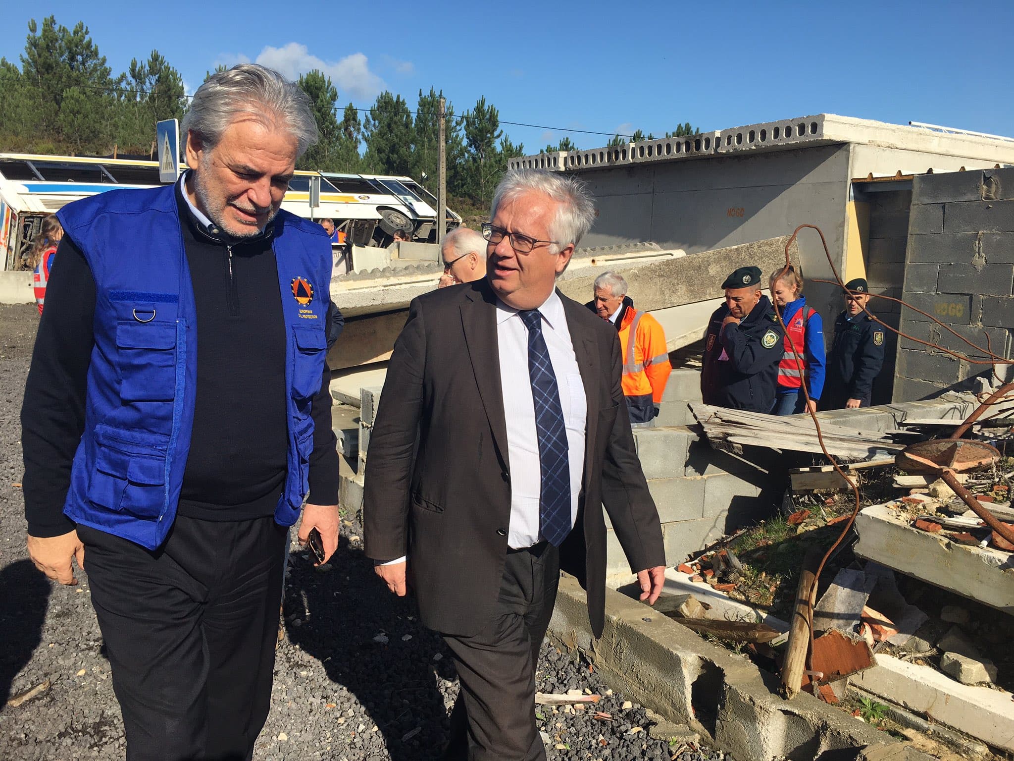 Ministro da Administração Interna, Eduardo Cabrita, com o comissário europeu da Proteção Civil, Christos Stilianides, em exercício sobre situação de terramoto, Seixal, 5 novembro 2019