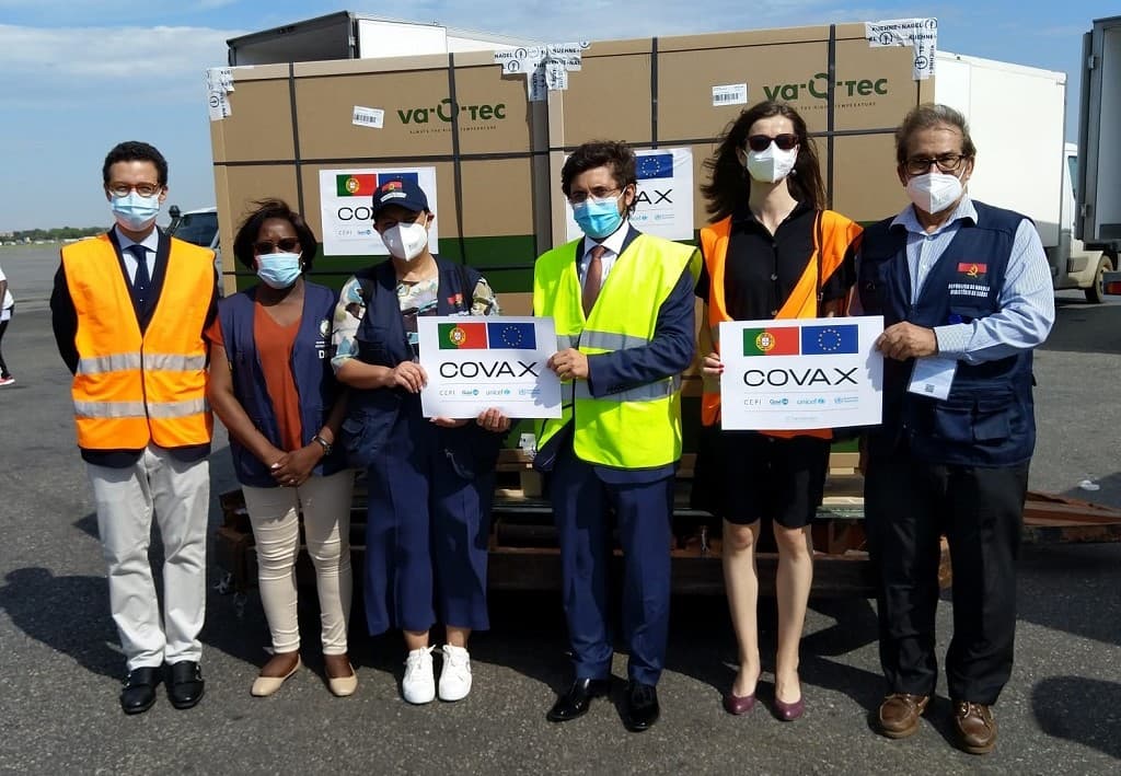 Portugal envia para Angola 453.600 doses de vacinas contra a Covid-19