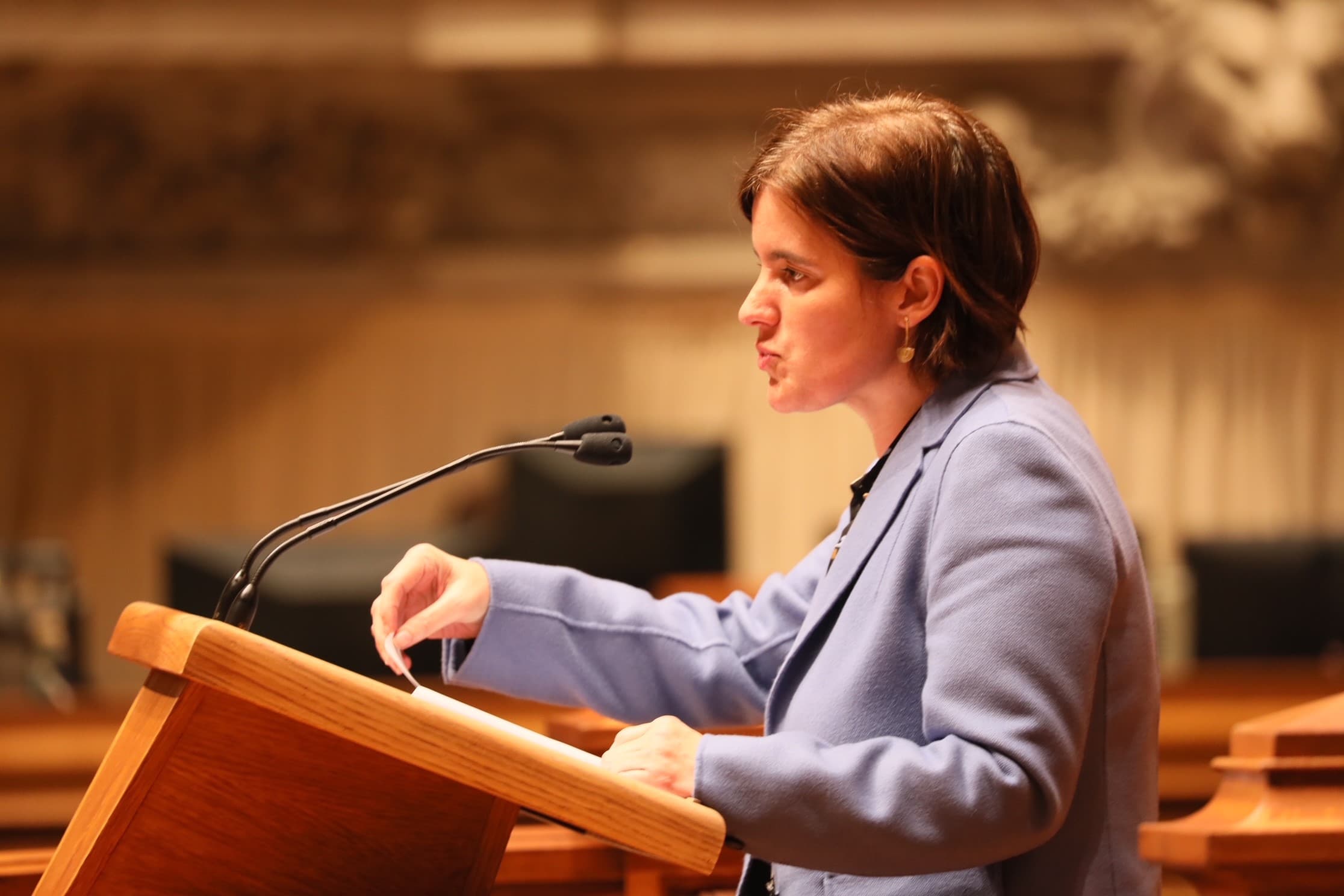 Ministra de Estado e da Presidência, Mariana Vieira da Silva, durante o debate sobre o pedido de autorização de renovação do estado de emergência, Lisboa, 11 março 2021 (Foto: João Bica)