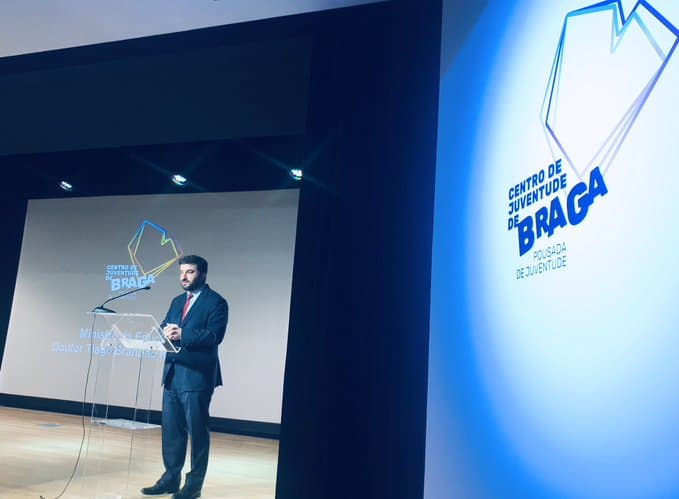 Ministro da Educação, Tiago Brandão Rodrigues, na inauguração da requalificação da Pousada e Centro de Juventude de Braga, 6 dezembro 2019