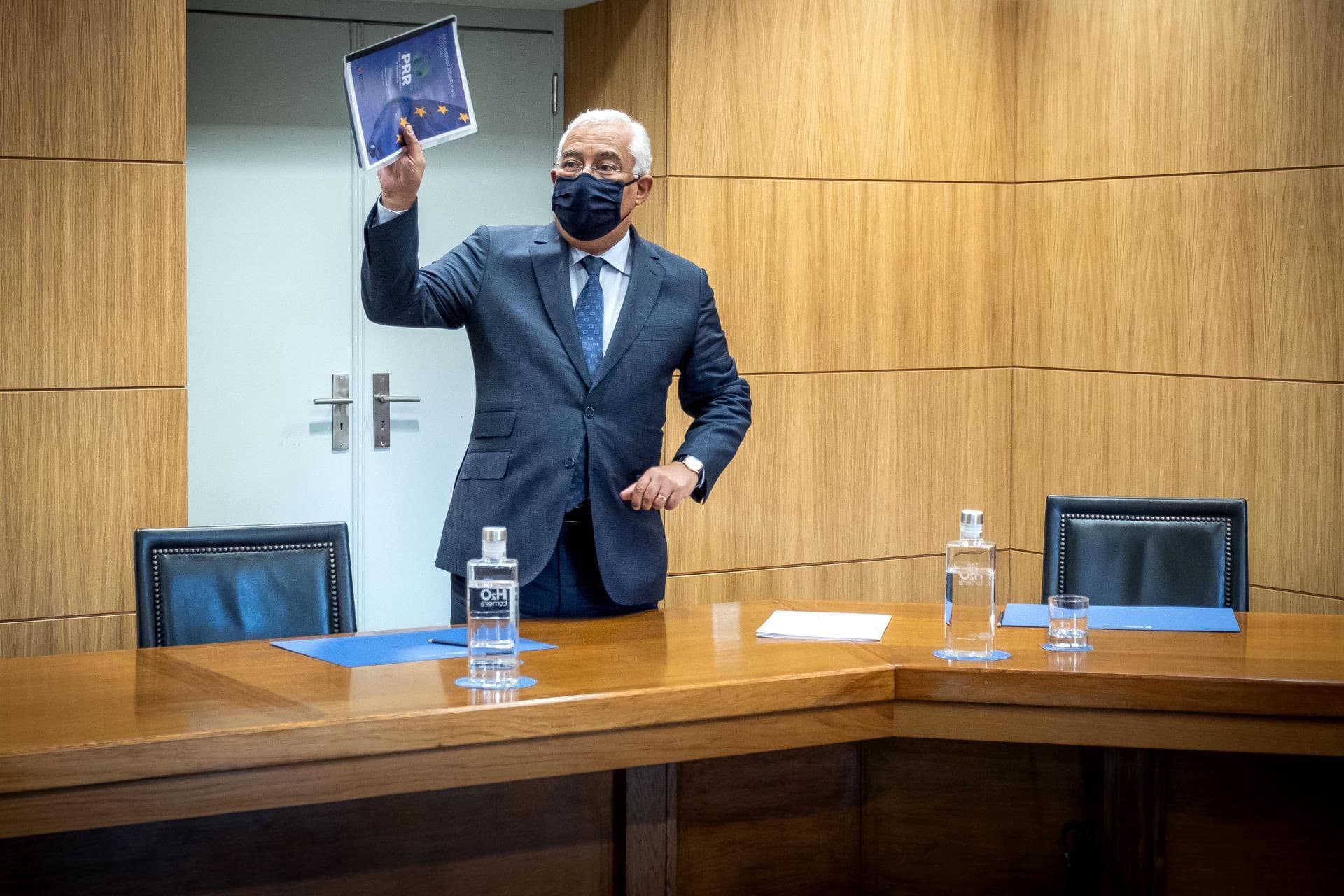 Primeiro-Ministro António Costa no final da reunião de trabalho com a equipa coordenadora do Plano de Recuperação e Resiliência, Lisboa, 15 dezembro 2020