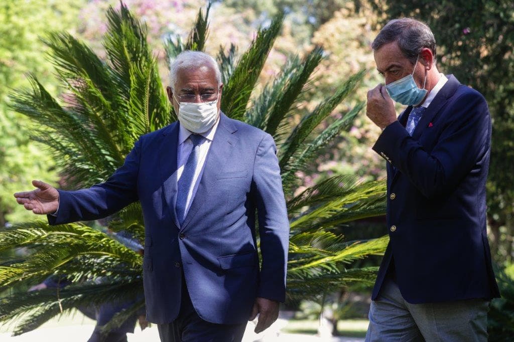 Primeiro-Ministro António Costa com o Bastonário da Ordem dos Médicos, Miguel Guimarães, após a audiência, Lisboa, 25 agosto 2020 (Foto: Tiago Petinga /Lusa)