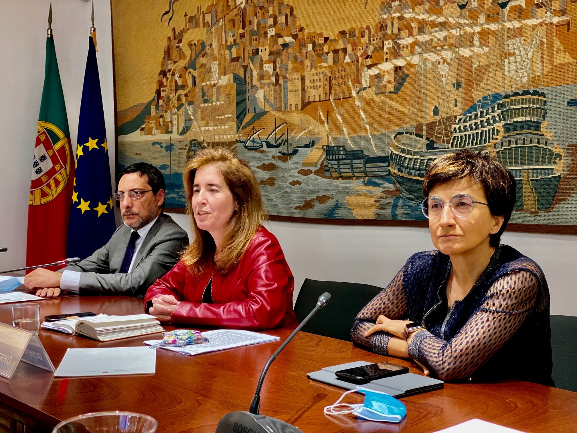 Ministras Ana Mendes Godinho e Maria do Céu Albuquerque e Secretário de Estado António Mendonça Mendes após a reunião da Comissão Permanente de Concertação Social, Lisboa, 2 junho 2020 (Foto: João Bica)