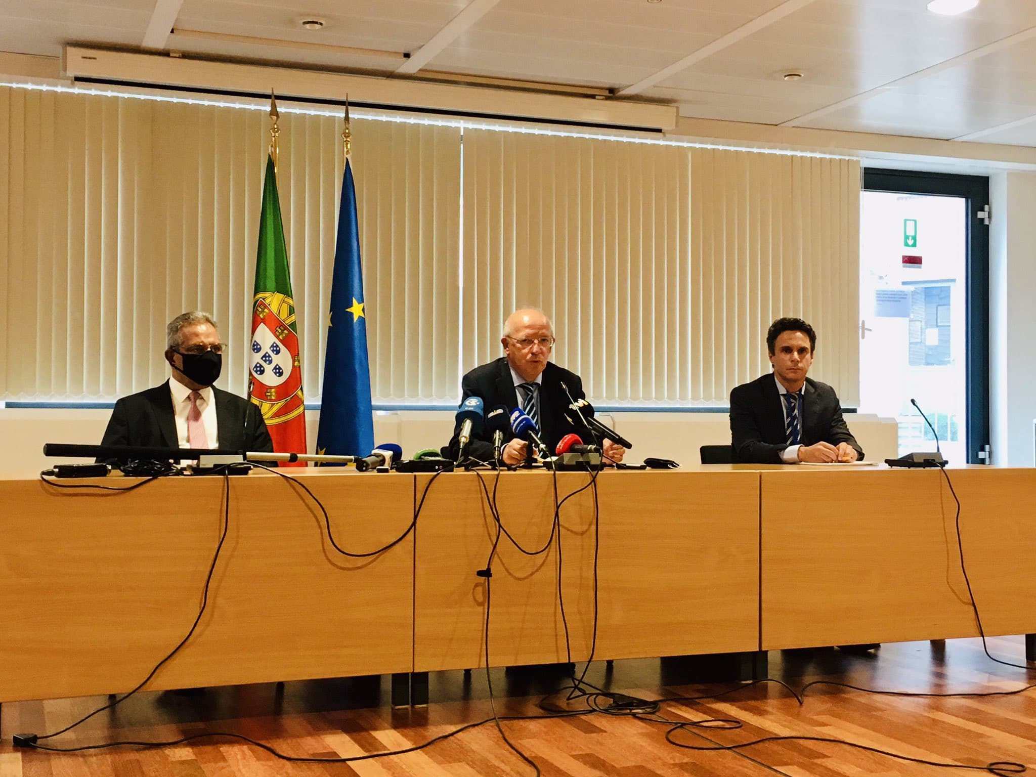 Ministros de Estado e dos Negócios Estrangeiros, Augusto Santos Silva, e do Planeamento, Nelson de Souza, e Secretário de Estado das Finanças, João Nuno Mendes, fazem balanço de reuniões com membros da Comissão Europeia, Bruxelas, 8 setembro 2020