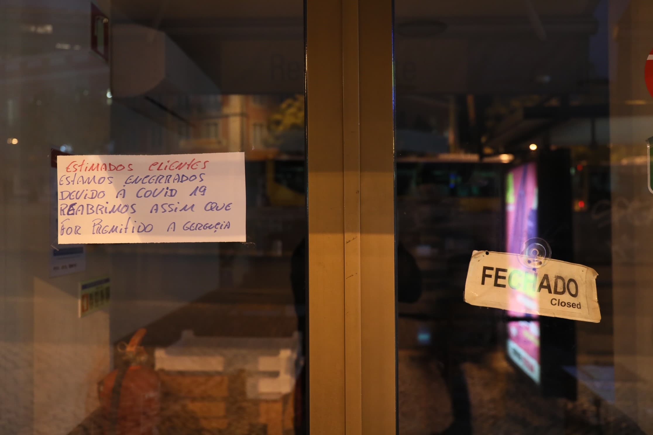 Estabelecimento comercial encerrado devido à pandemia