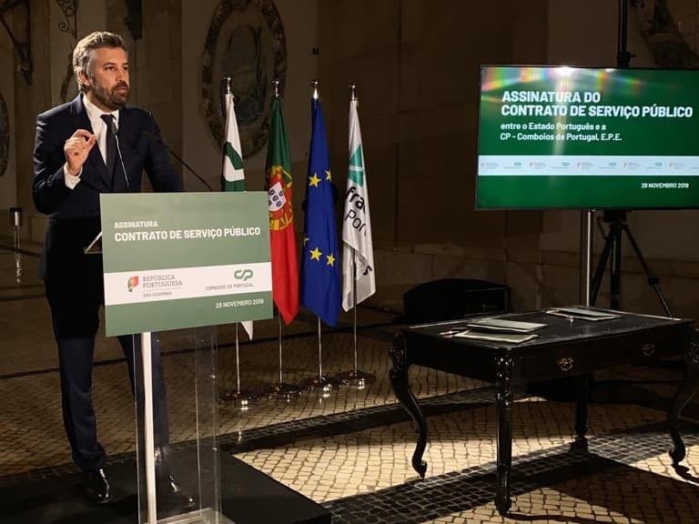 Ministro das Infraestruturas e da Habitação, Pedro Nuno Santos, na assinatura do contrato de serviço pública entre o Estado e a CP, Lisboa, 28 novembro 2019
