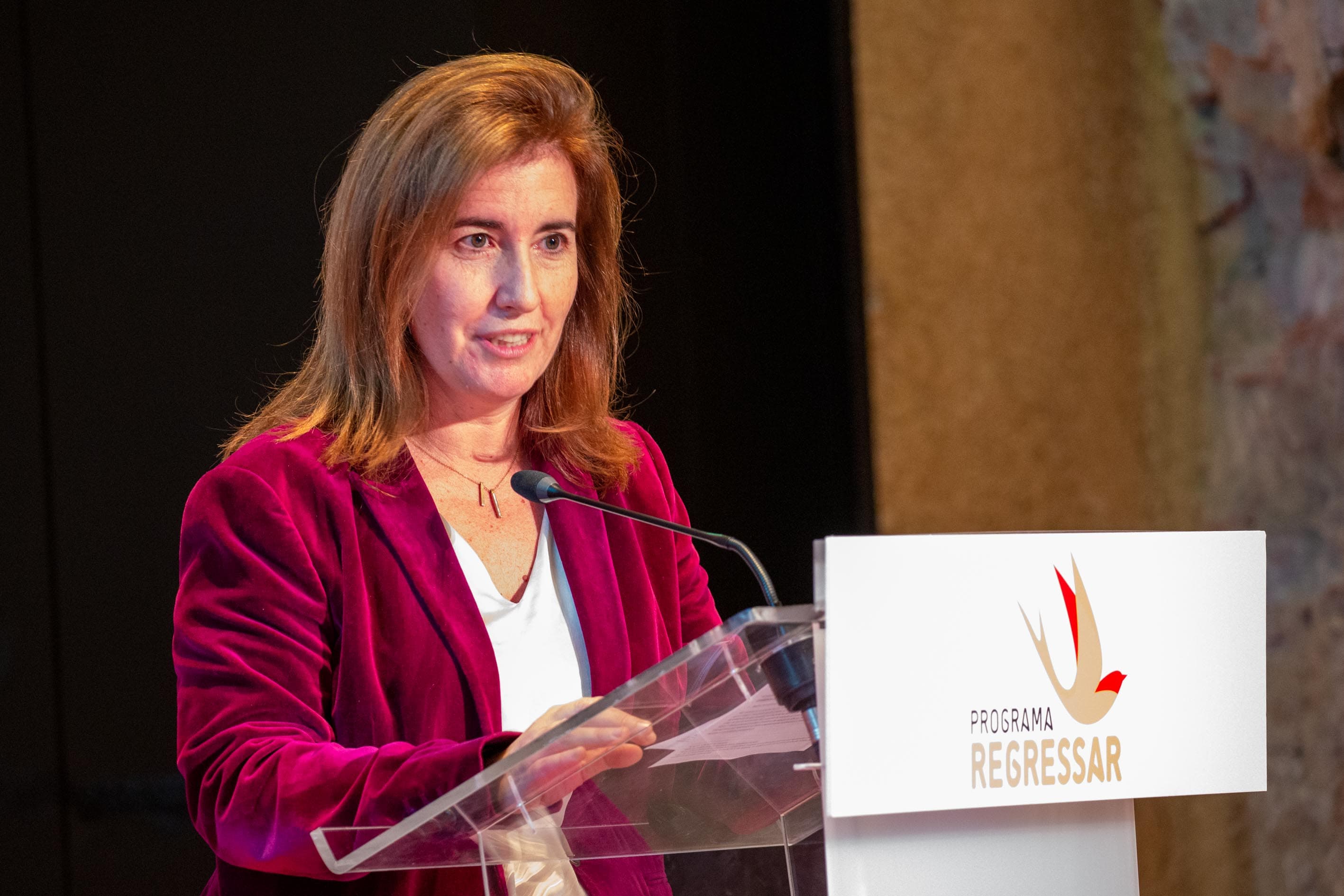 Ministra do Trabalho, Solidariedade e Segurança Social, Ana Mendes Godinho, na sessão de abertura da apresentação de resultados do Programa Regressar, Lisboa, 11 fevereiro 2020 (Foto: João Bica)