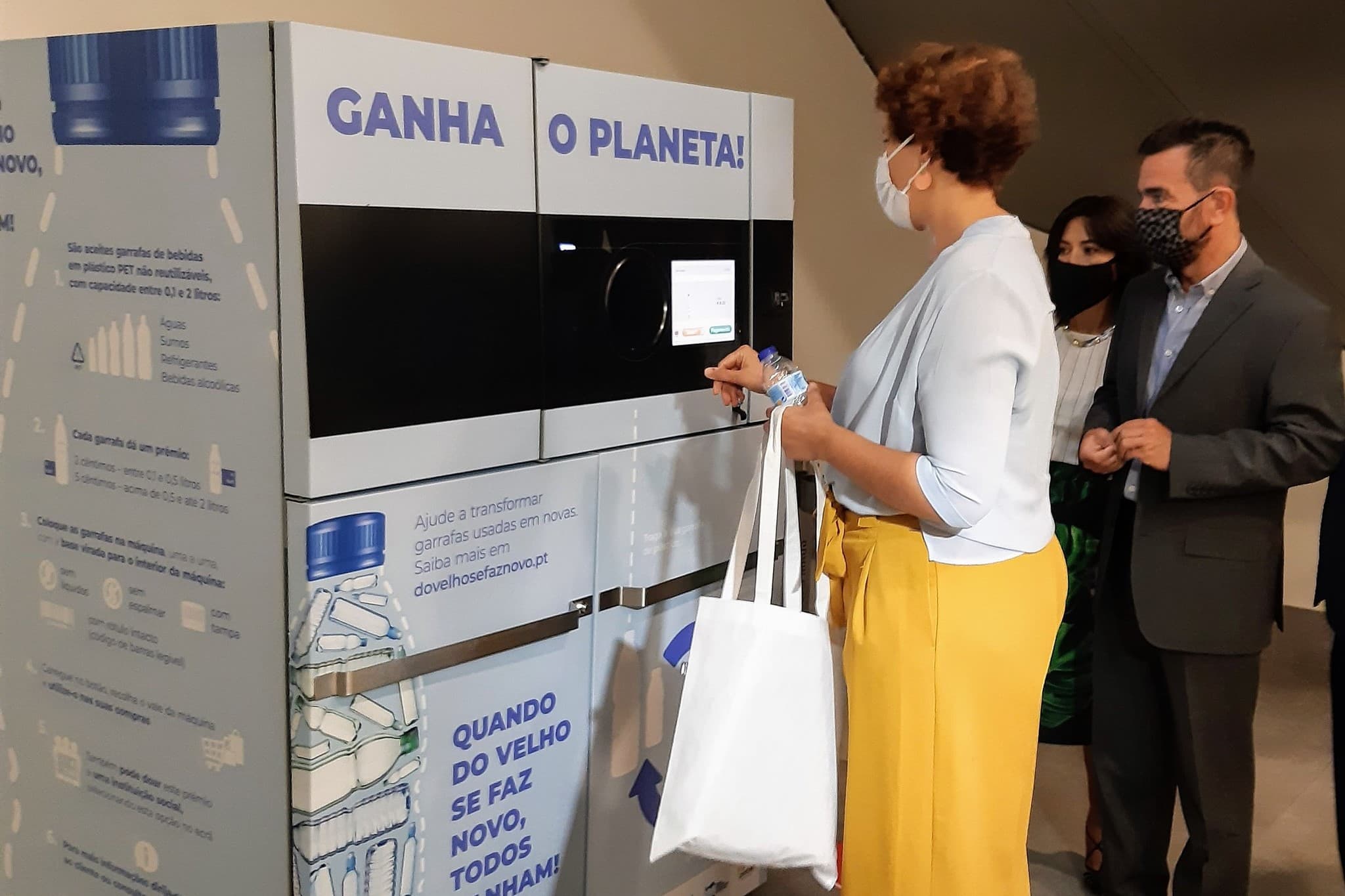 Secretária de Estado do Ambiente, Inês dos Santos Costa, no dia da cerimónia de assinatura dos contratos dos projetos-piloto de Sistema de Reembolso de Depósitos para Garrafas e Bebidas, Porto, 24 julho 2020