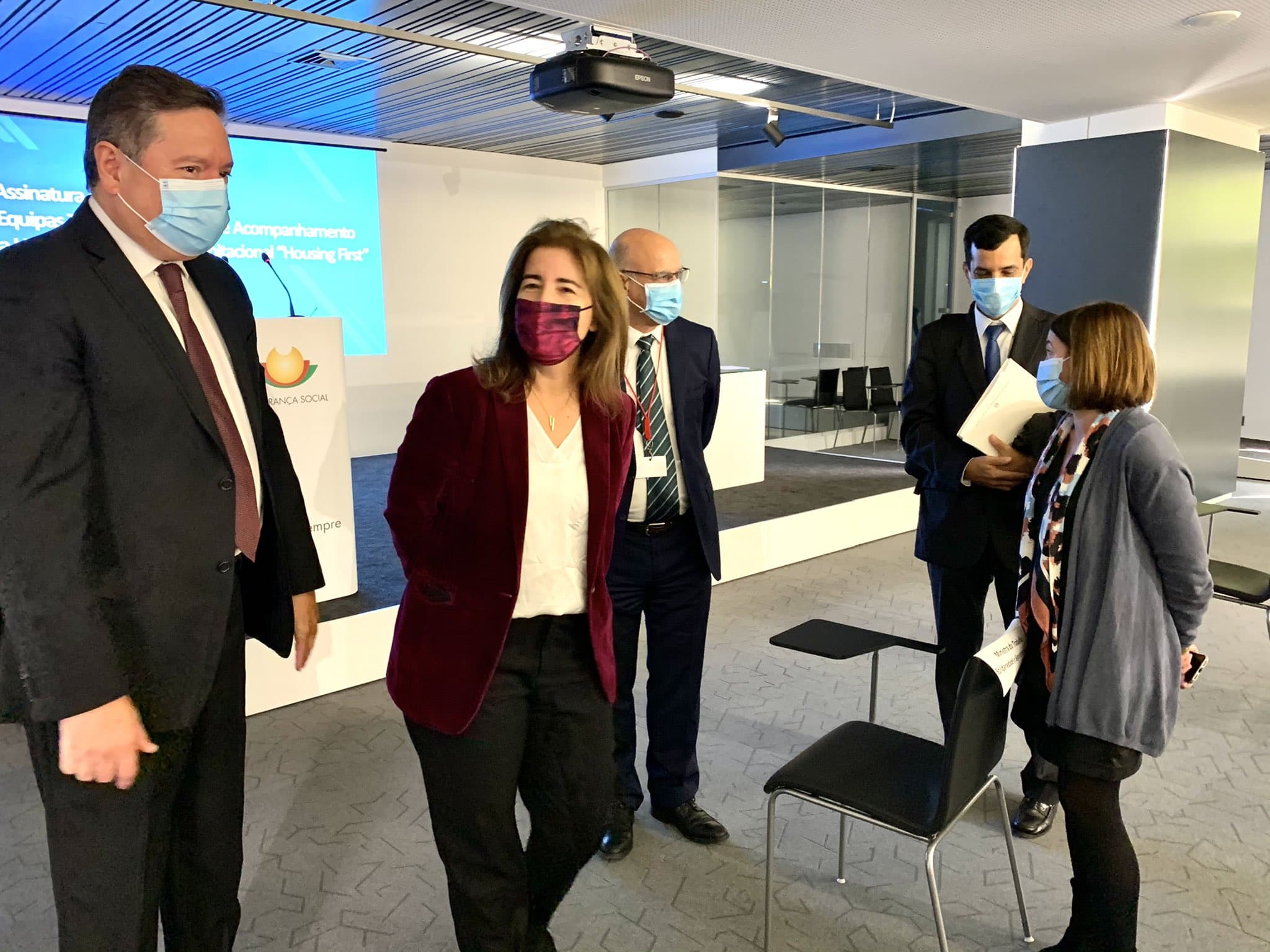 Ministra do Trabalho, Solidariedade e Segurança Social, Ana Mendes Godinho, protocolos para financiamento de projetos com esta finalidade com associações, Lisboa, Leira e Porto, 3 novembro 2020