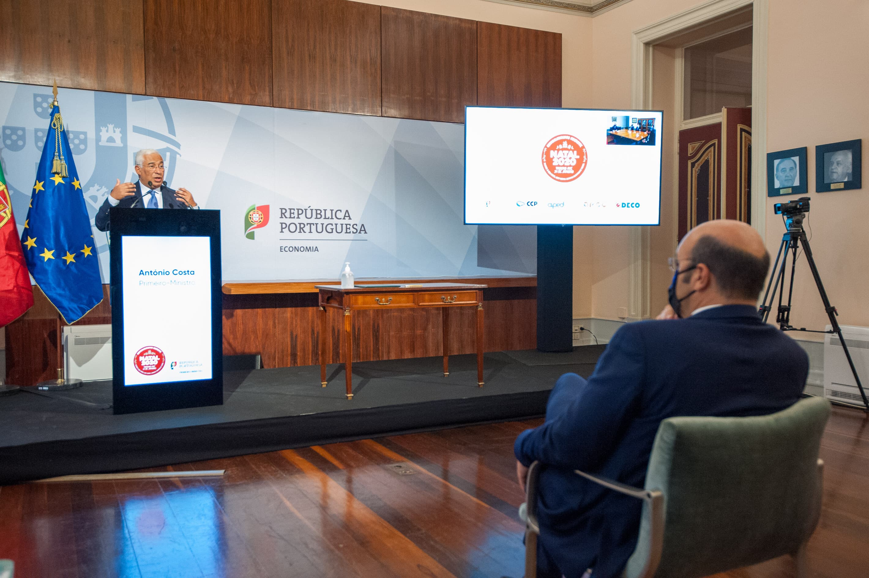 Primeiro-Ministro António Costa e Ministro Pedro Siza Vieira no lançamento da Campanha «Planeie o seu Natal com tempo, compre cuidando de todos», Lisboa, 4 novembro 2020 (foto: João Bica)