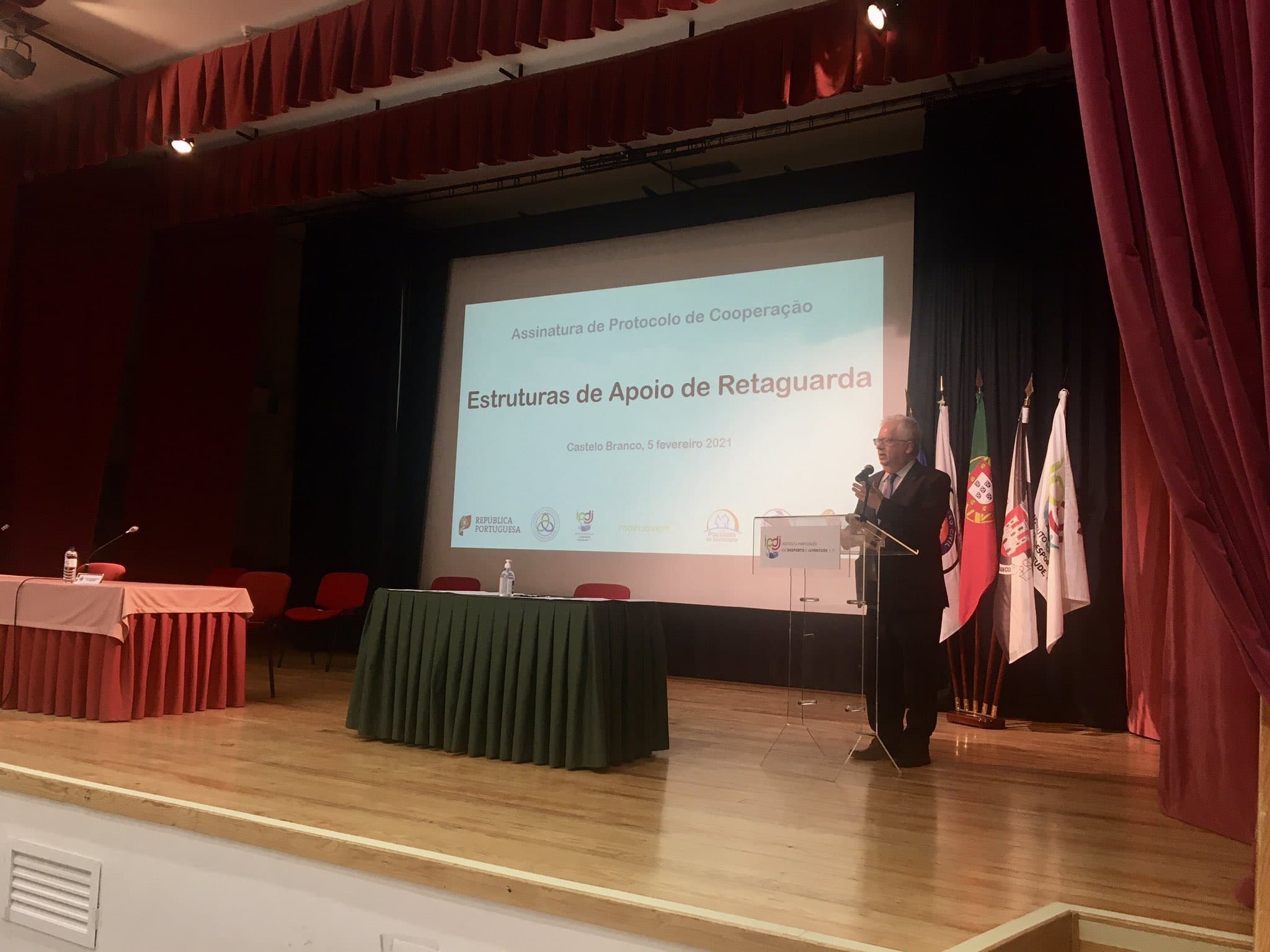 Ministro da Administração Interna, Eduardo Cabrita, na cerimónia de assinatura do protocolo entre a Autoridade Nacional de Emergência e Proteção Civil e a Movijovem, Castelo Branco, 5 fevereiro 2021