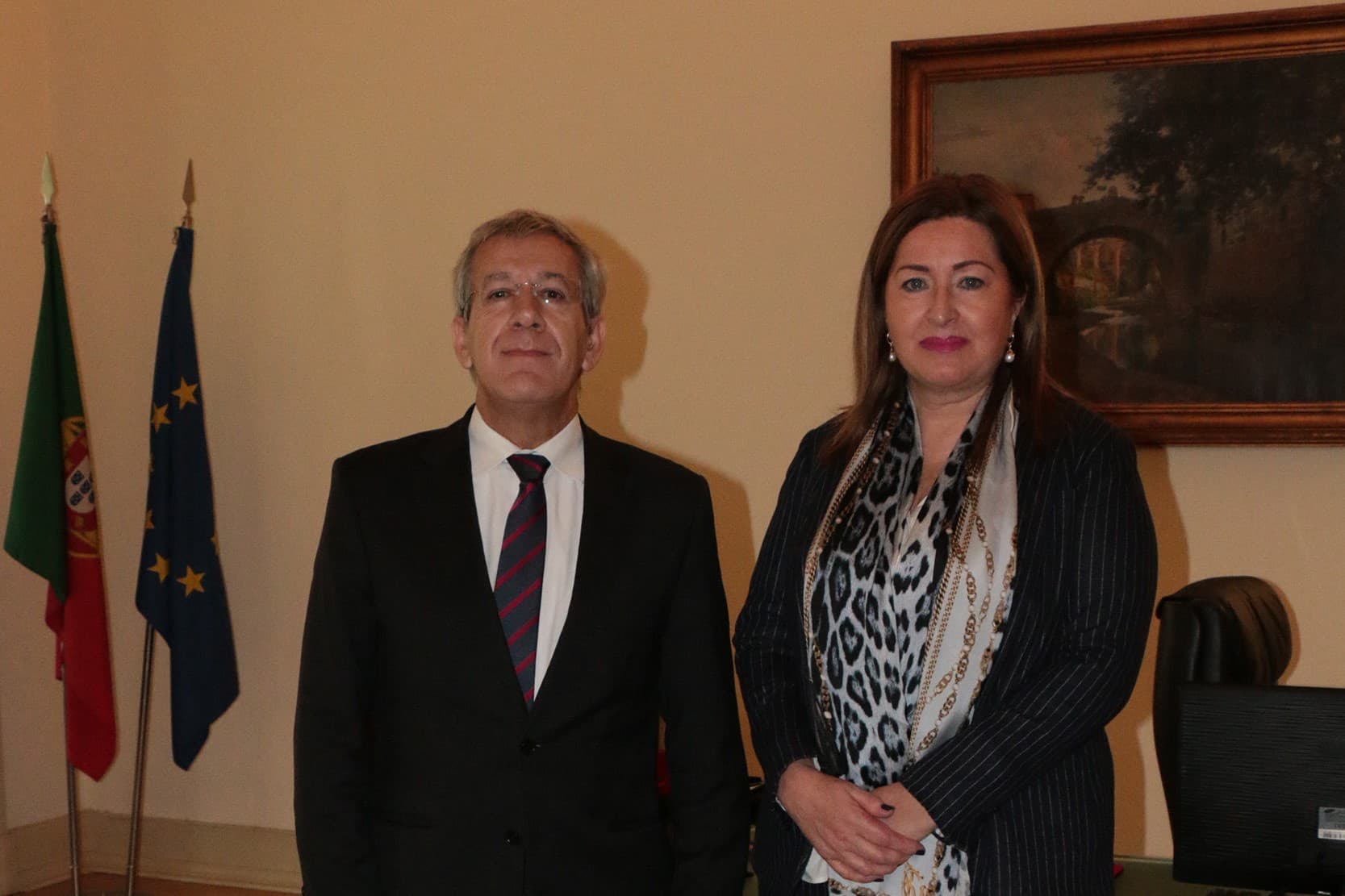 Secretário de Estado Adjunto e da Administração Interna, Antero Luís, e Secretária de Estado para a Igualdade de Género do Ministério do Trabalho, Emprego, Veteranos de Guerra e Assuntos Sociais da Sérvia, Stana Bozovic