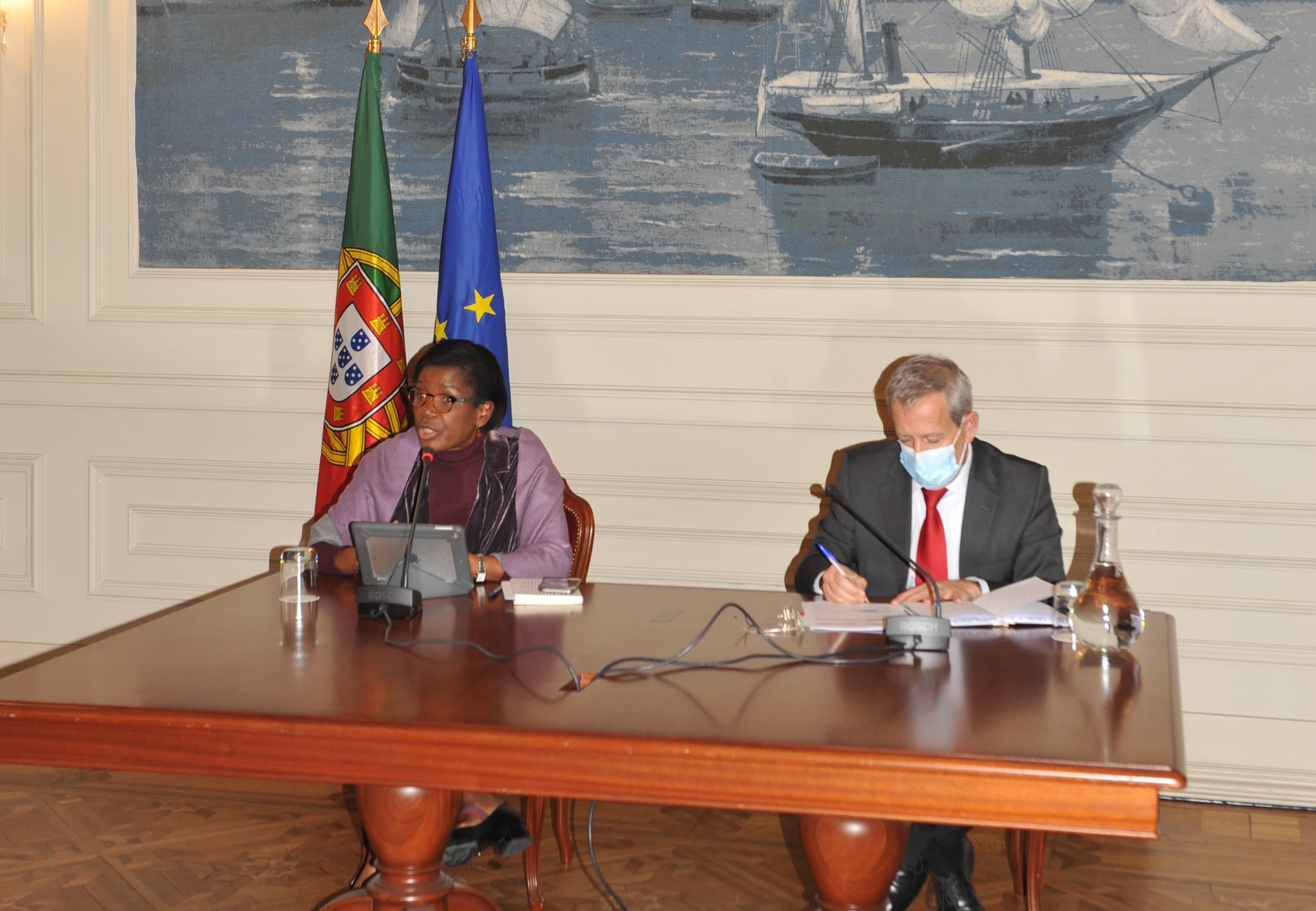 Ministra da Administração Interna, Francisca Van Dunem, e Secretário de Estado Adjunto e da Administração Interna, Antero Luís, numa declaração à comunicação social sobre voto antecipado, Lisboa, 10 janeiro 2022
