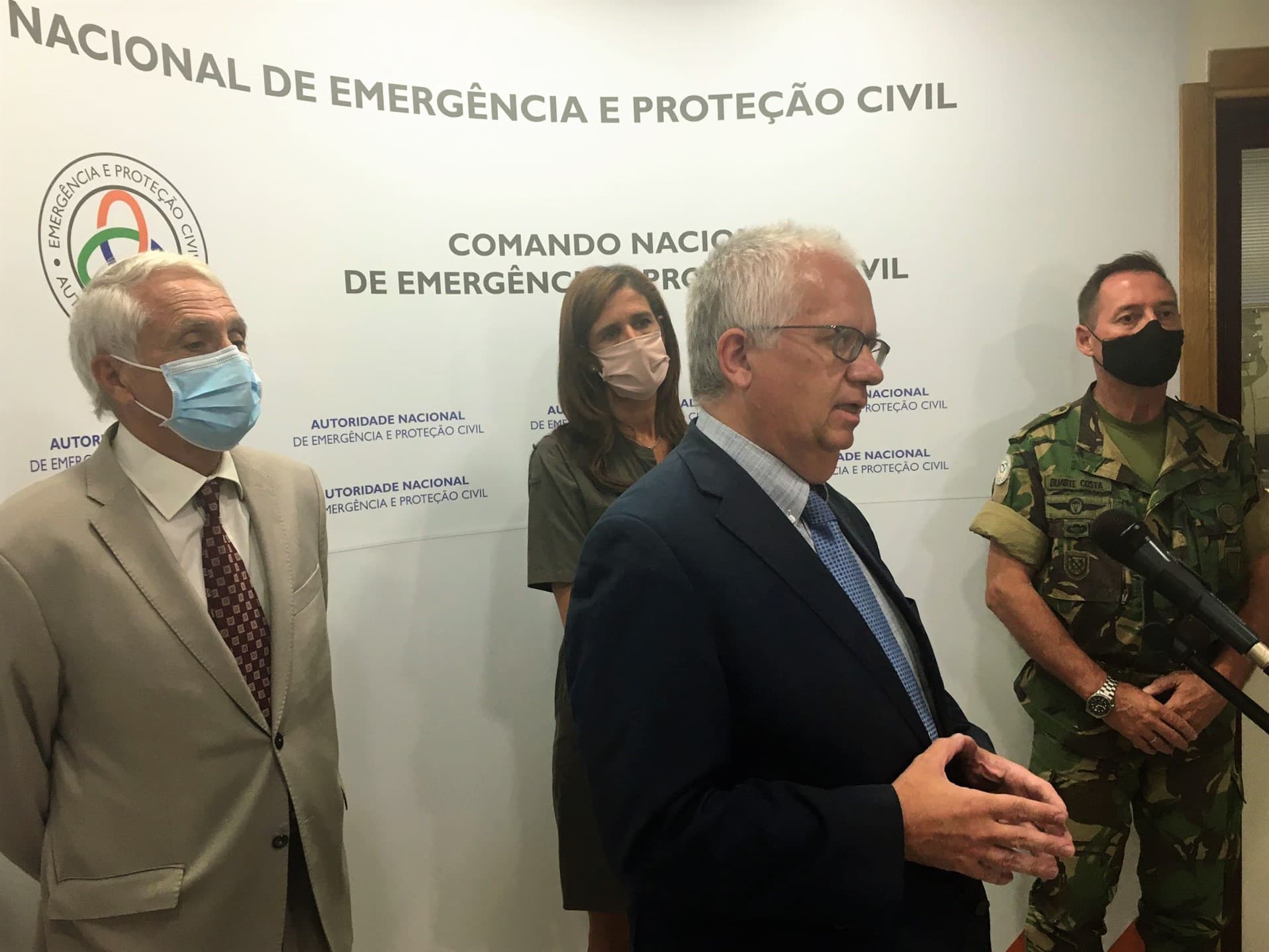 Ministro da Administração Interna e Secretário de Estado da Administração Interna na conferência de imprensa após reunião do Centro de Coordenação Operacional Nacional, Carnaxide, 8 setembro 2020