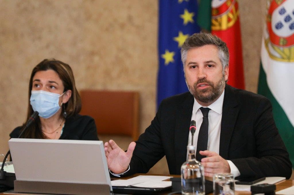 Ministro das Infraestruturas e da Habitação, Pedro Nuno Santos, na Comissão de Economia, Inovação, Obras Públicas e Habitação da Assembleia da República, 30 junho 2020 (foto: Miguel A. Lopes/Lusa)