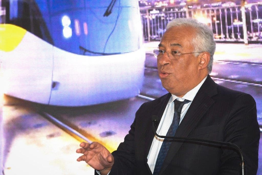 Primeiro-Ministro António Costa na assinatura do contrato para compra de 18 veículos para o Metro do Porto, 21 janeiro 2020 (Foto: Ferando Veludo/Lusa)