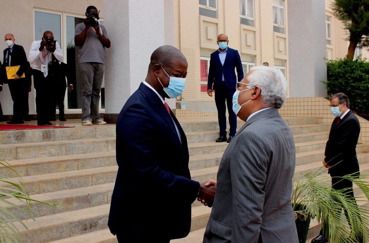Primeiro-Ministro António Costa com Primeiro-Ministro da Guiné-Bissau, Nuno Nabiam, à chegada ao Palácio do Governo, Bissau, 5 março 2022 (foto: António Amaral/Lusa)
