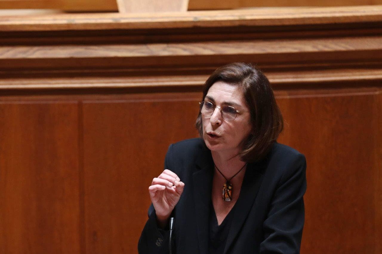 Ministra Adjunta e dos Assuntos Parlamentares, Ana Catarina Mendes, Assembleia da República, 1 junho 2022 (foto: António Pedro Santos/Lusa)