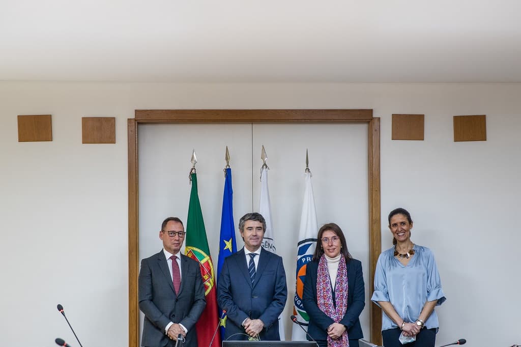 Ministro da Administração Interna, José Luís Carneiro, na tomada de posse da diretora nacional de Administração de Recursos da Autoridade Nacional de Emergência e Proteção Civil, 8 abril 2022