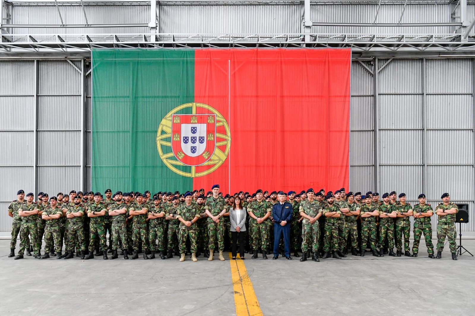 Ministra da Defesa Nacional, Helena Carreira, assiste à partida da Força de Fuzileiros para missão da NATO na Lituânia, Lisboa, 1 junho 2022