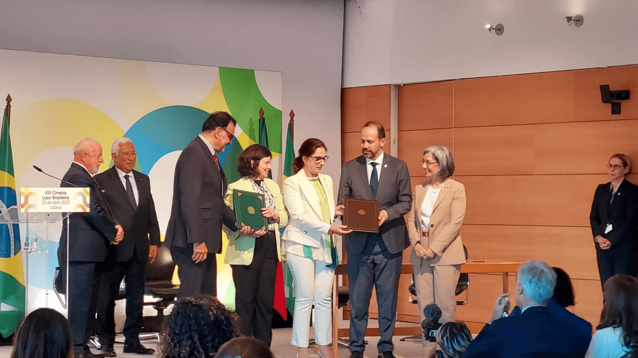 Portugal e Brasil assinam acordo de cooperação na área da saúde e da investigação biomédica na XIII Cimeira Luso-Brasileira, Lisboa, 22 abril 2023