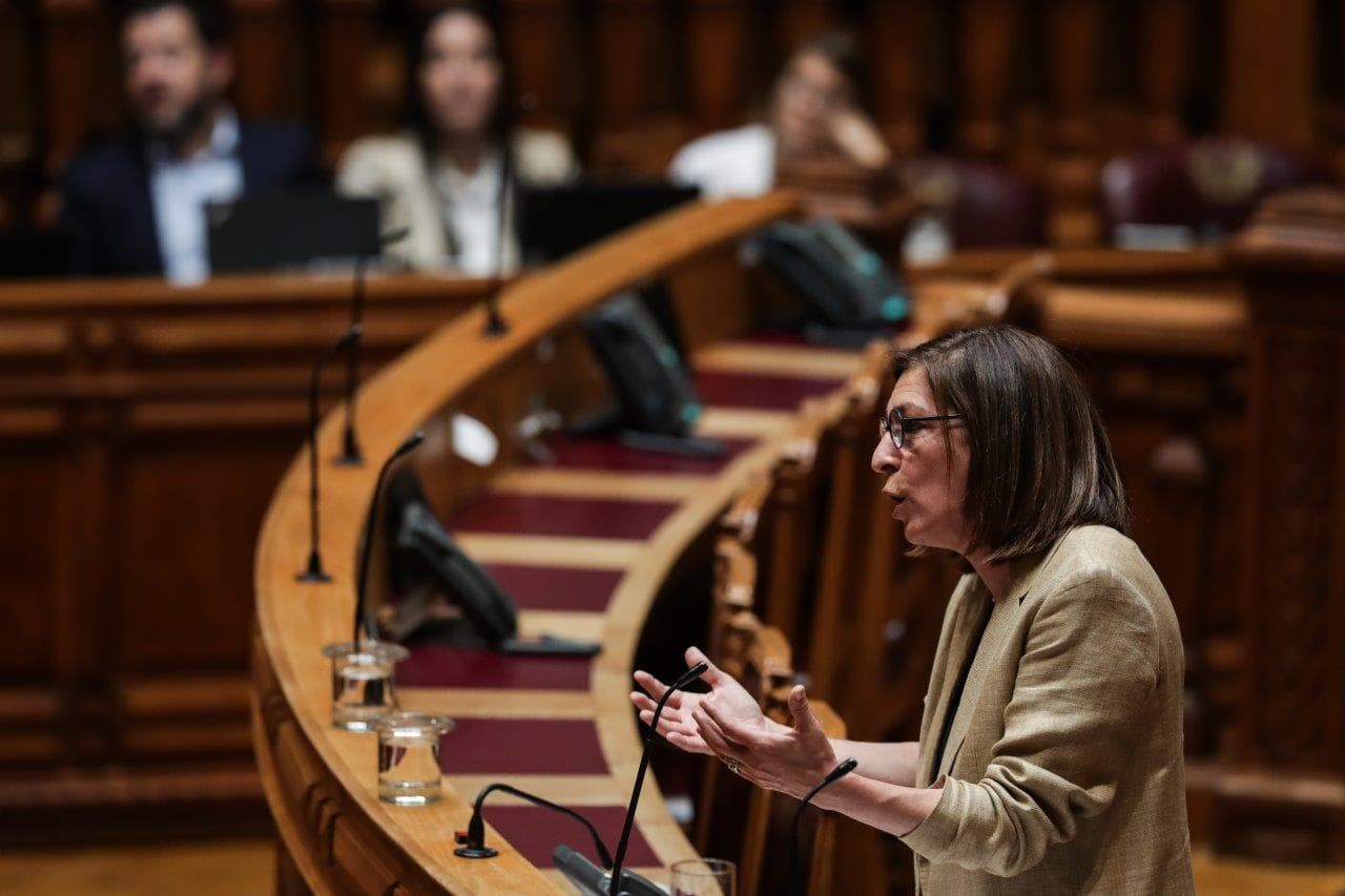 Minister in the Cabinet of the Prime Minister and for Parliamentary Affairs, Ana Catarina Mendes, at the discussion for the proposal to amend the scheme on foreign nationals, Parliament, 21 July 2022 (photo: Tiago Petinga/Lusa)