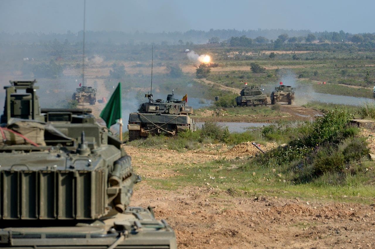Exercício militar - forças blindadas do Exército