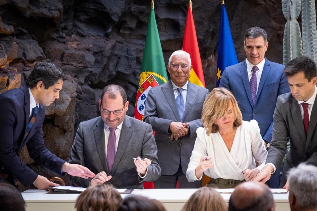 Assinatura do memorando de entendimento referente ao «Projeto Escolas de Fronteira», Lanzarote, Espanha, 15 março 2023 (Foto: Clara Azevedo)
