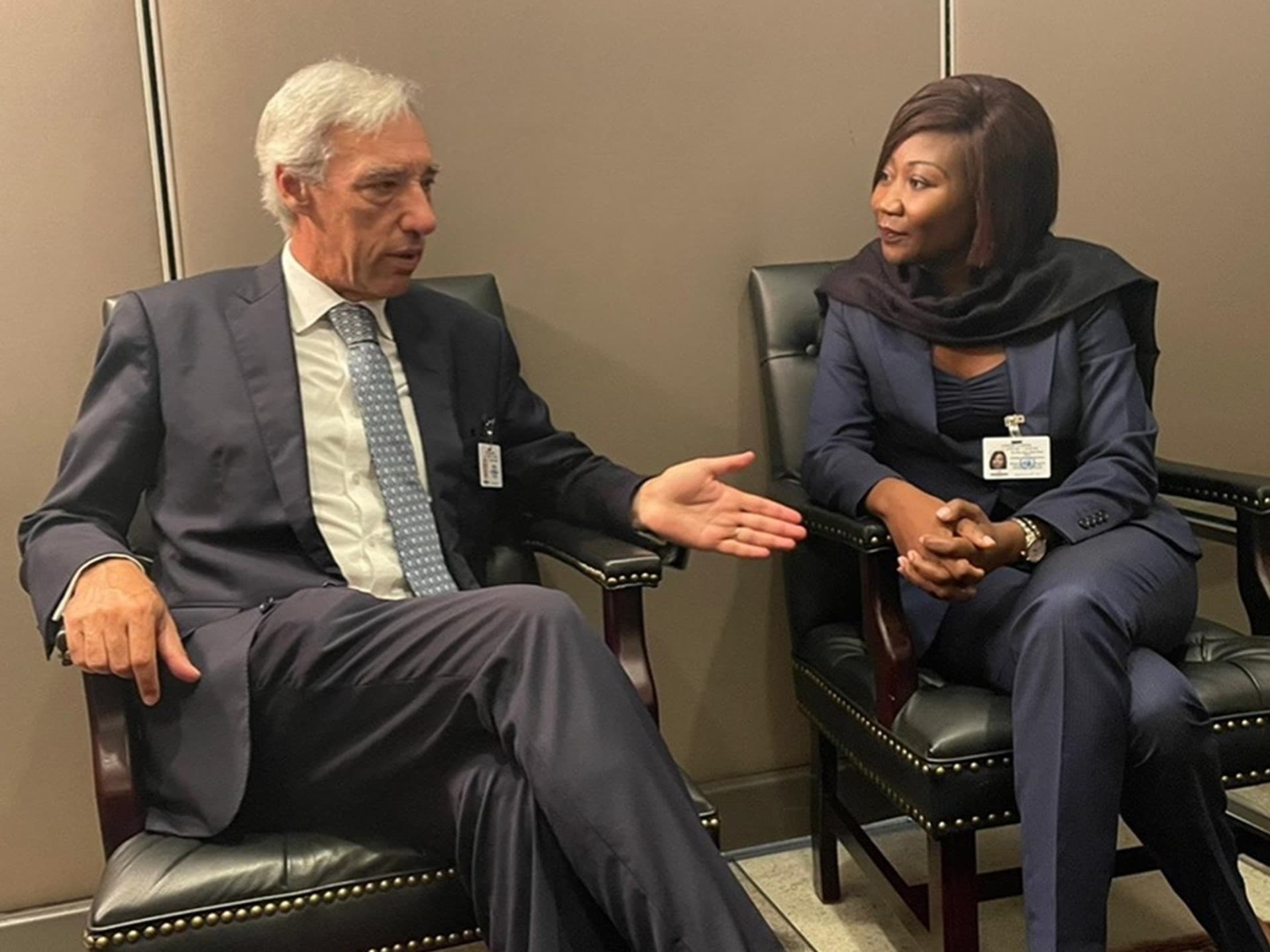 Ministro dos Negócios Estrangeiros, João Gomes Cravinho, com a Ministra dos Negócios Estrangeiros e Comércio Externo de São Vicente e Granadinas, Keisal Peters, Nova Iorque, 19 setembro 2022